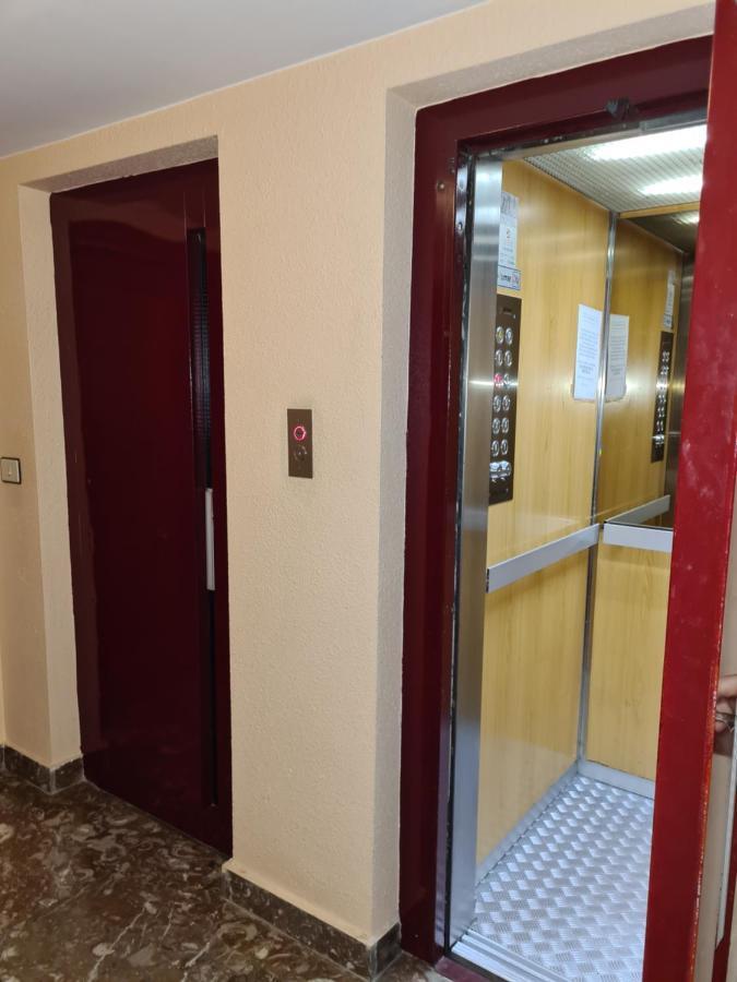 Dos Torres Tauriel - Espacioso Apartamento Con Impresionantes Vistas Y Garaje Privado Zaragoza Buitenkant foto