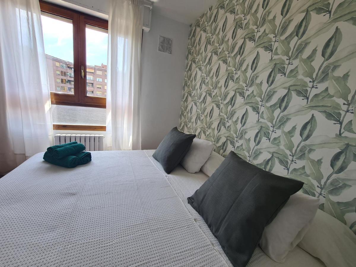 Dos Torres Tauriel - Espacioso Apartamento Con Impresionantes Vistas Y Garaje Privado Zaragoza Buitenkant foto